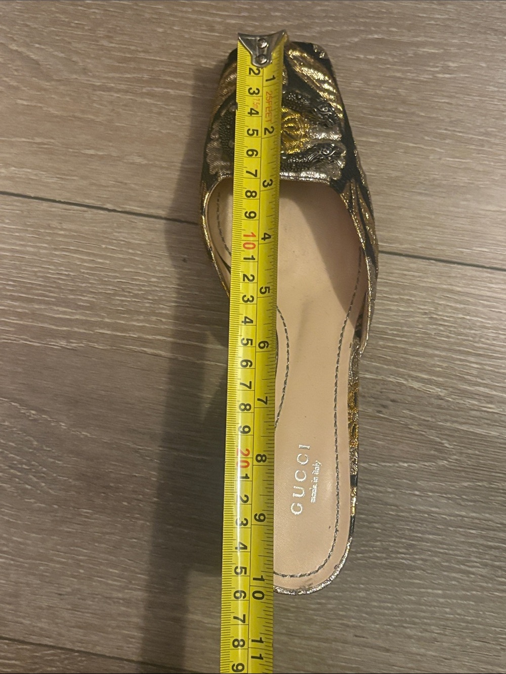 Gucci Black and Gold Mules with Elegant Design - Picture 4 of 4